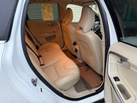 2015 Volvo XC60 T6 Premier Plus