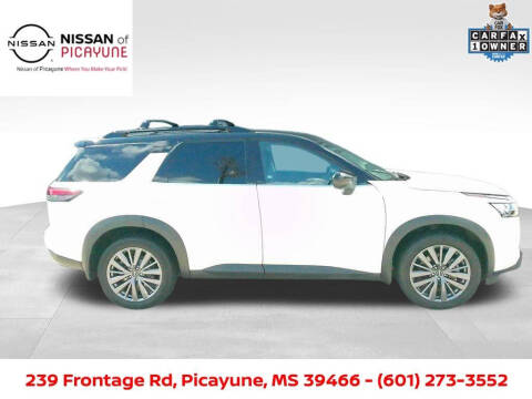 2023 Nissan Pathfinder SL