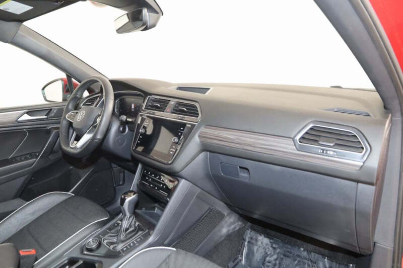 2024 Volkswagen Tiguan SEL R-Line 4Motion
