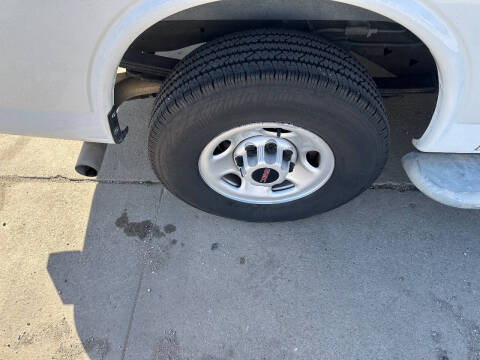 2022 GMC Savana 2500