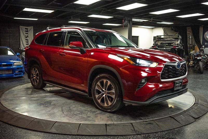 2022 Toyota Highlander Hybrid XLE
