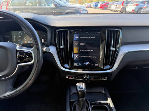 2019 Volvo S60 T6 Momentum