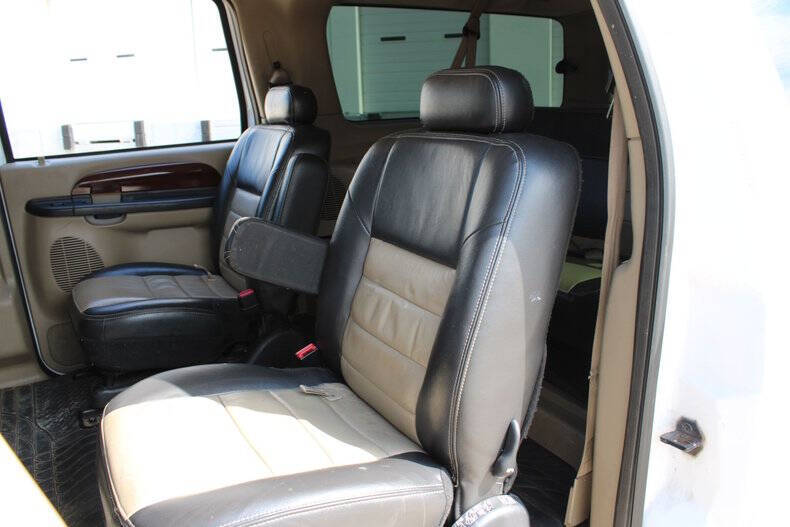 2005 Ford Excursion Eddie Bauer