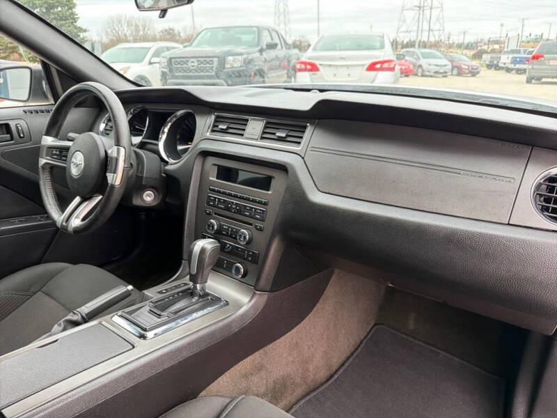 2014 Ford Mustang V6