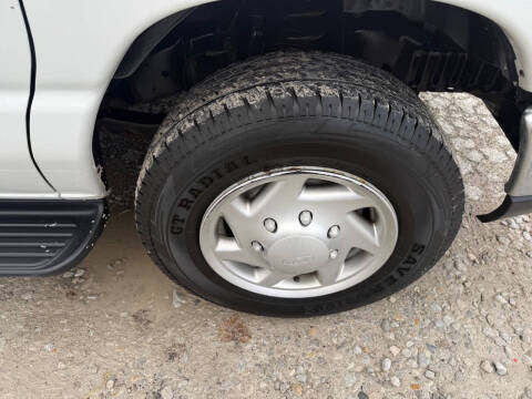 2013 Ford E-Series E-350 SD XLT