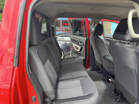 2022 Nissan Titan SV