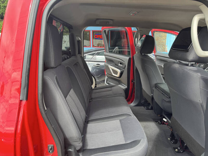 2022 Nissan Titan SV