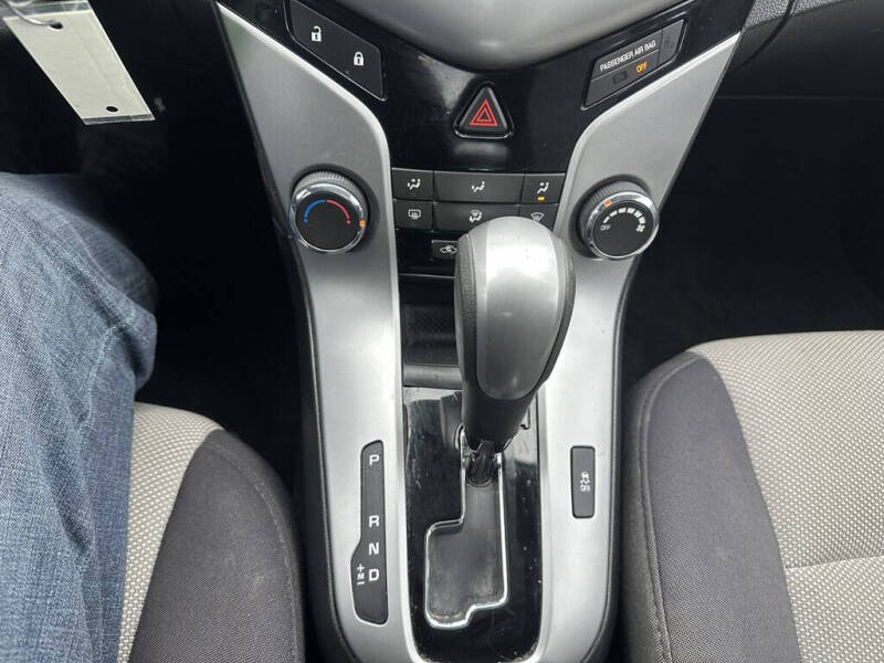 2013 Chevrolet Cruze LS Auto