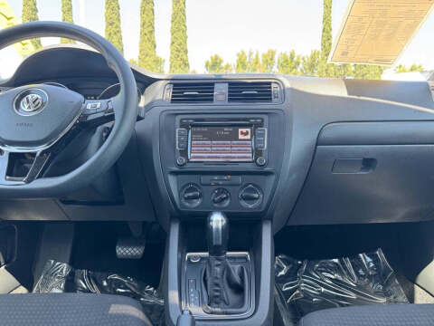 2015 Volkswagen Jetta