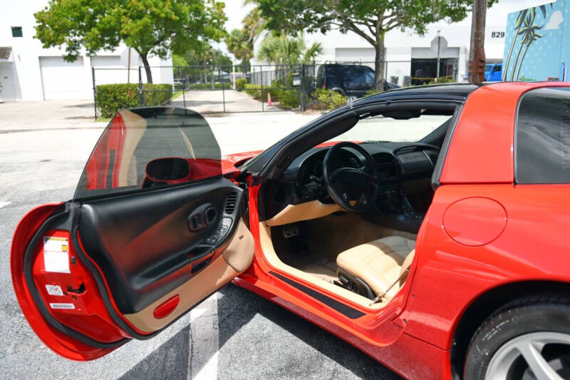 2004 Chevrolet Corvette