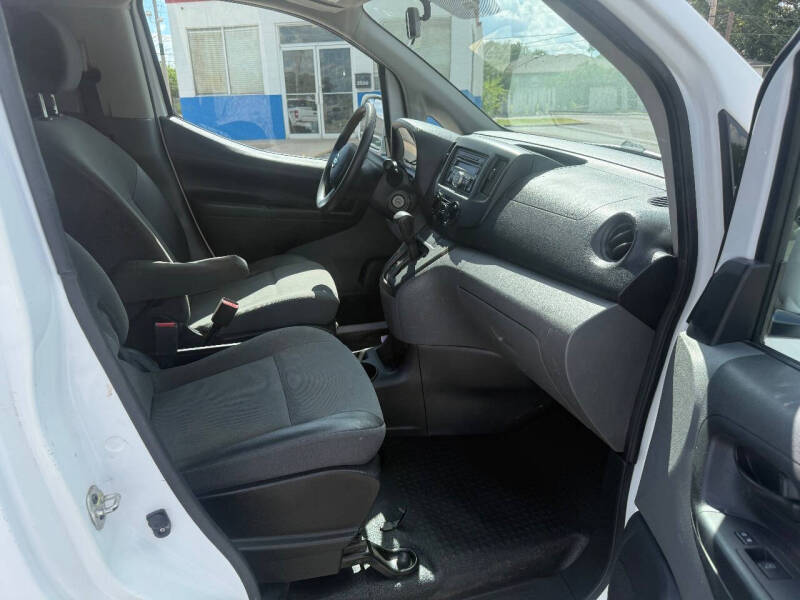 2017 Nissan NV200 SV