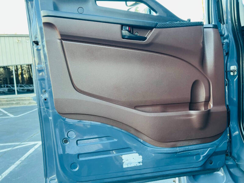 2021 Hino L6