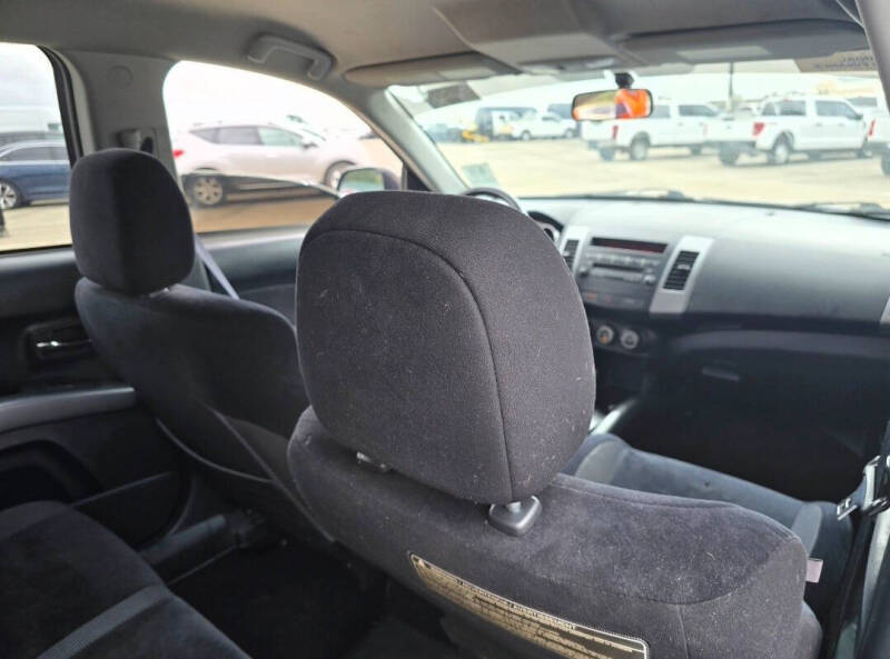 2012 Mitsubishi Outlander ES