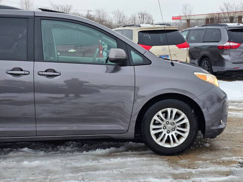 2012 Toyota Sienna XLE 8-Passenger