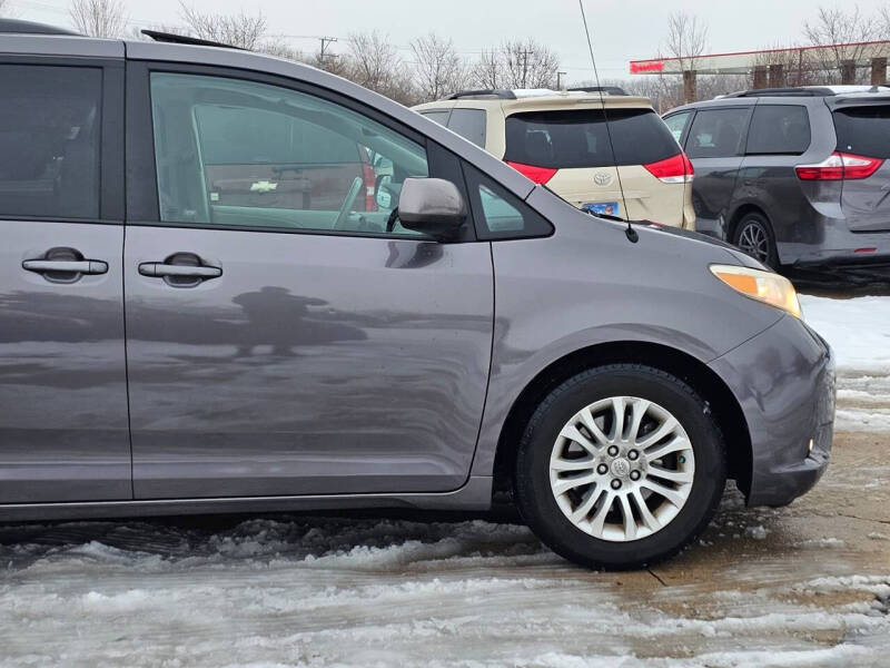 2012 Toyota Sienna XLE 8-Passenger
