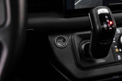 2024 Land Rover Defender 130 P400 X-Dynamic SE