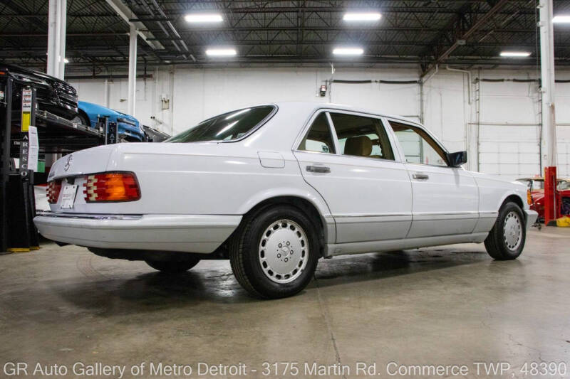 1991 Mercedes-Benz 560-Class 560 SEL
