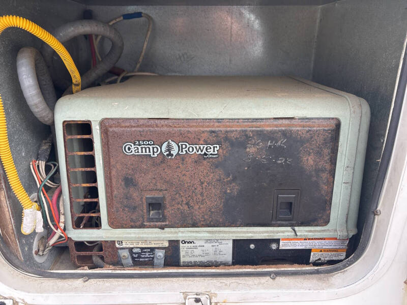 2004 Eagle Cap 950 Intermountain RV