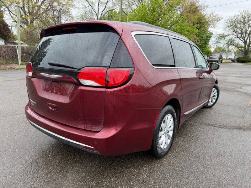 2017 Chrysler Pacifica Touring-L