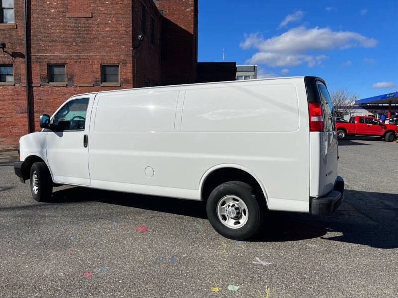 2021 Chevrolet Express 2500