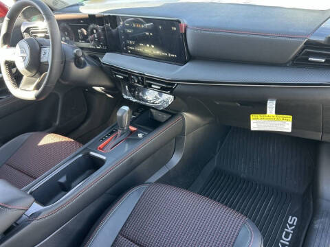 2025 Nissan Kicks SR