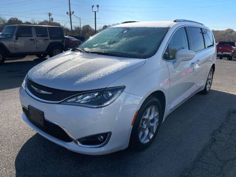 2019 Chrysler Pacifica for sale at Greg's Auto Sales in Poplar Bluff MO