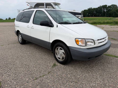 2000 Toyota Sienna LE