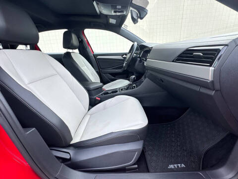 2019 Volkswagen Jetta R-Line