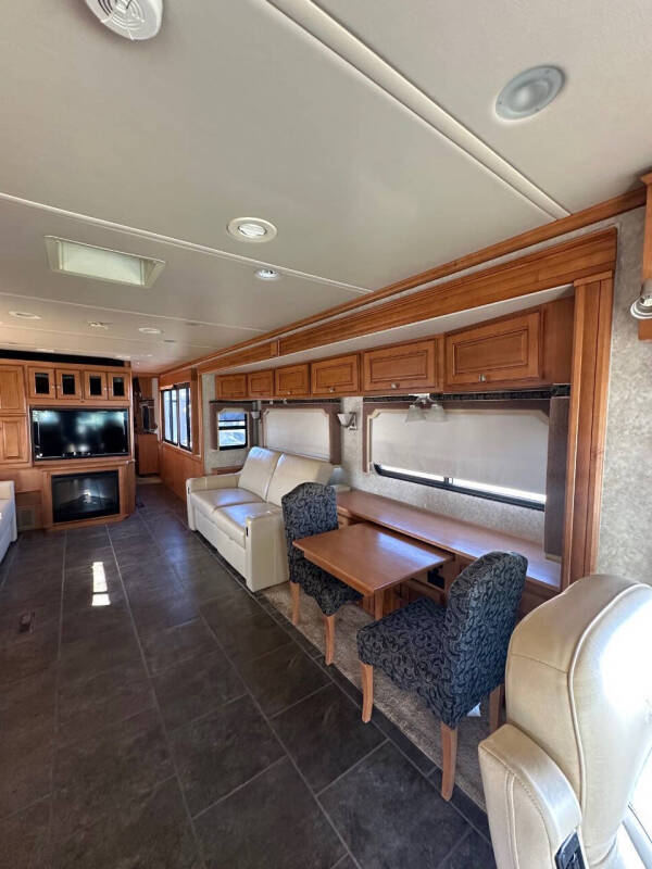2010 Winnebago JOURNEY 40L