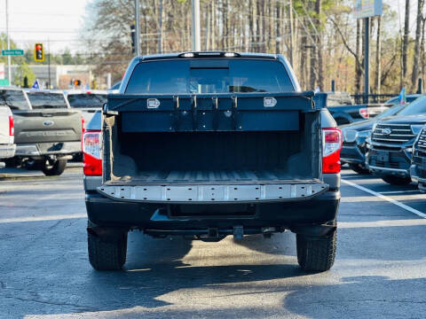 2017 Nissan Titan SV