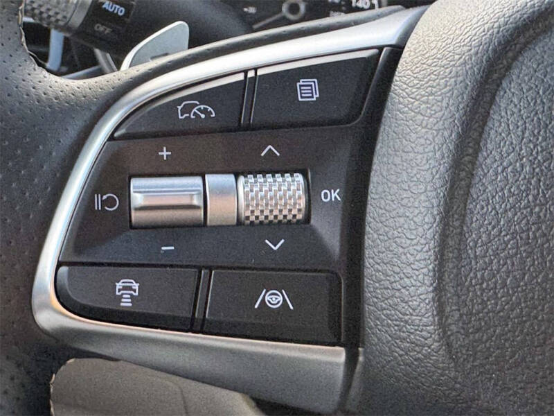 2026 Genesis G70 2.5T Standard