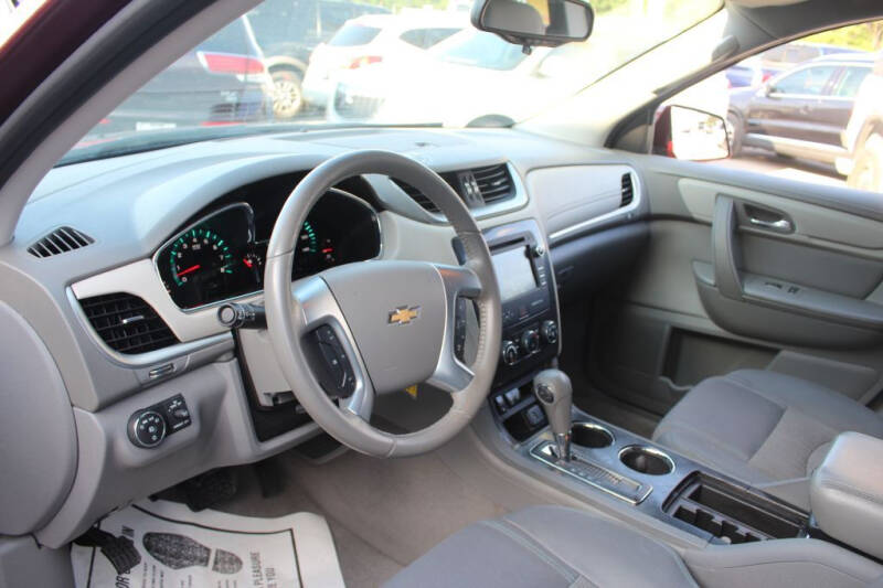 2017 Chevrolet Traverse LT