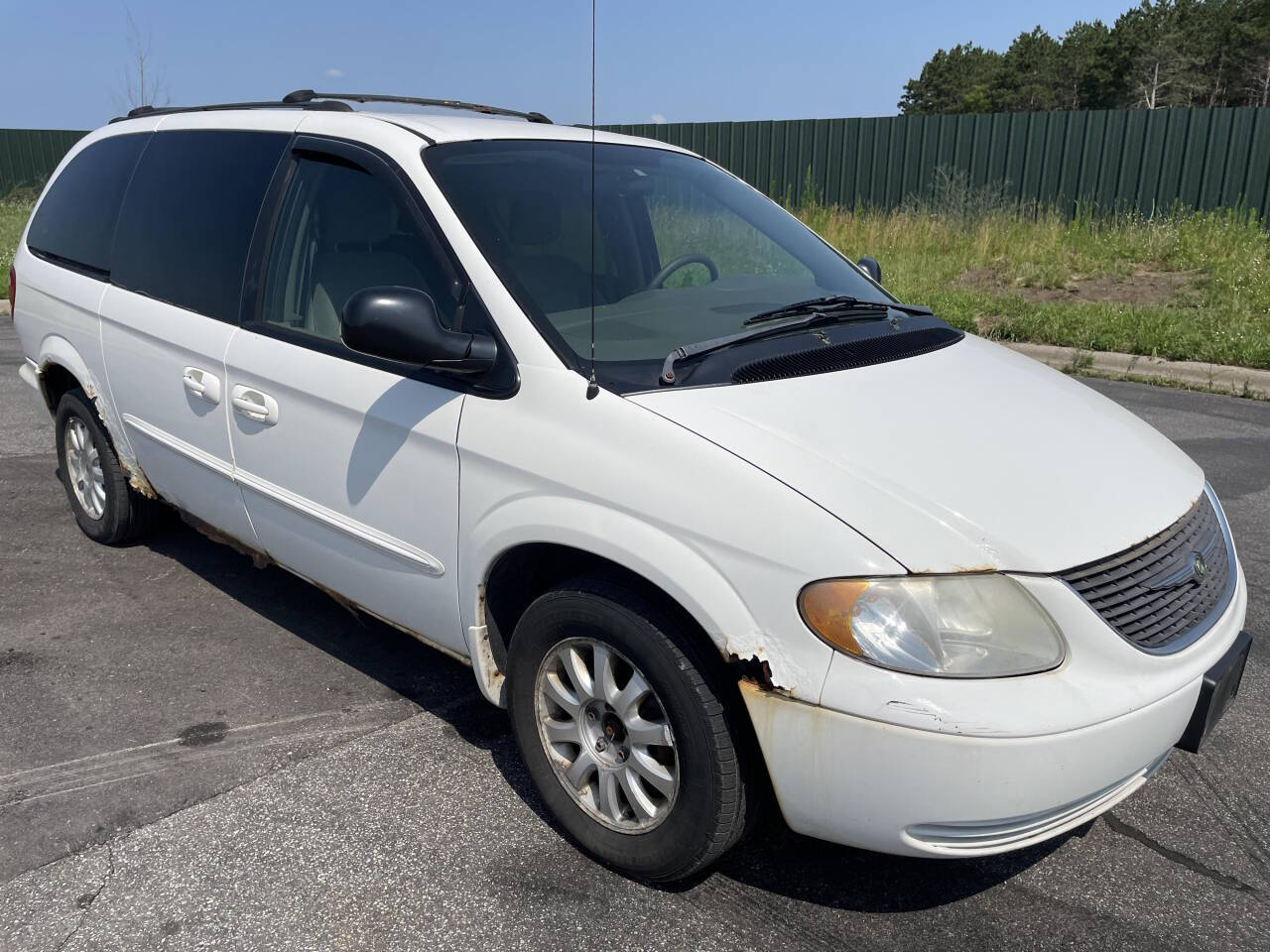 2003 Chrysler Town and Country for sale at Twin Cities Auctions in Elk River, MN