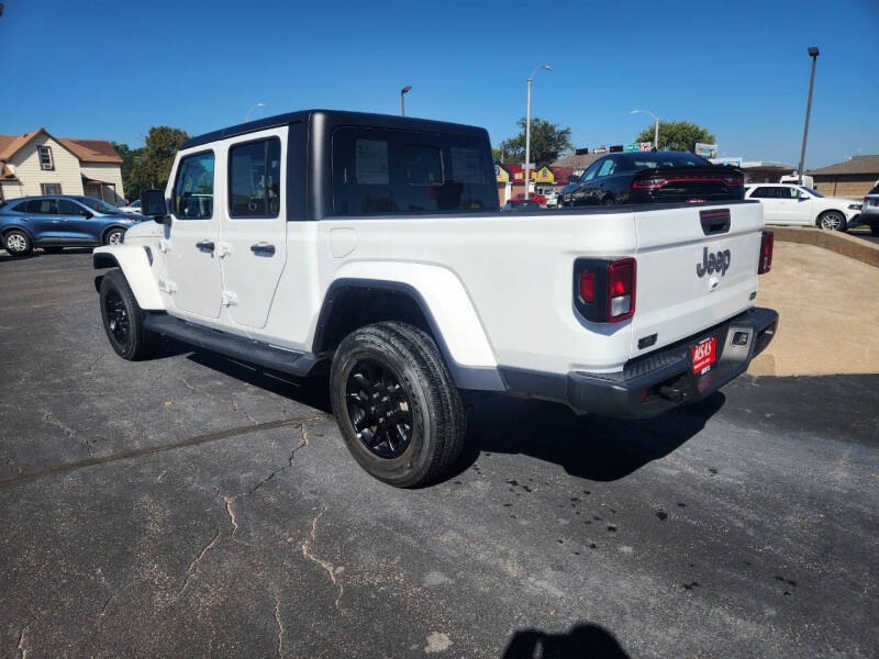 2023 Jeep Gladiator Overland