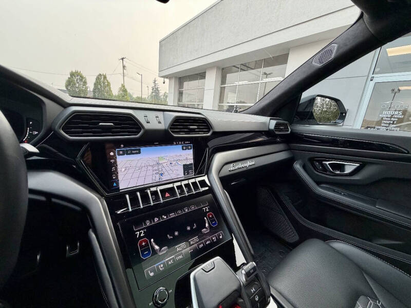 2022 Lamborghini Urus