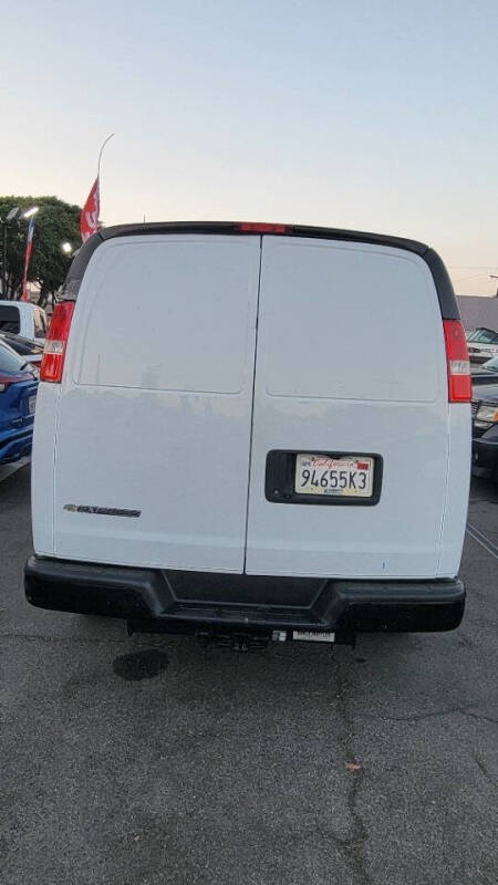 2021 Chevrolet Express 2500