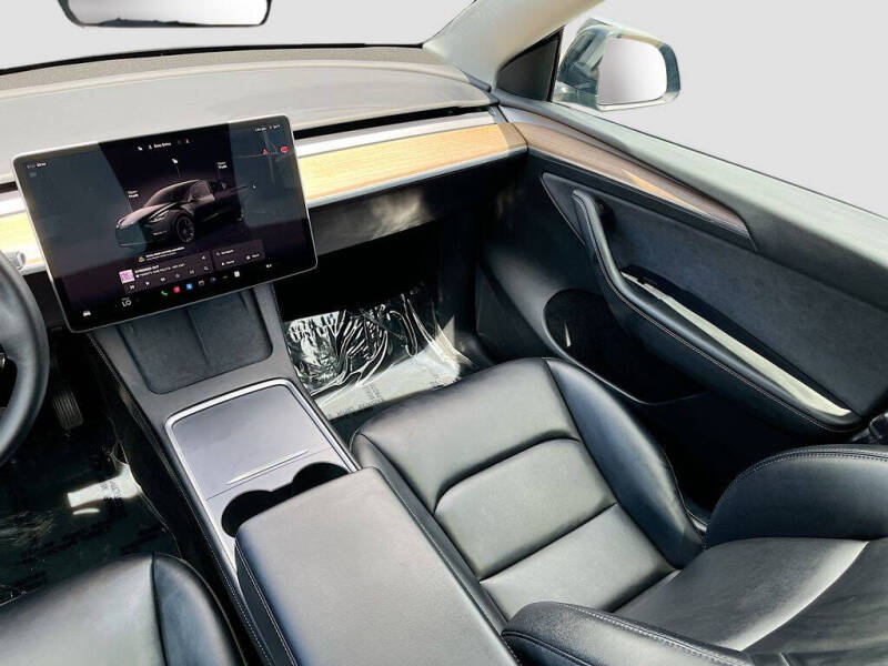 2024 Tesla Model Y Long Range