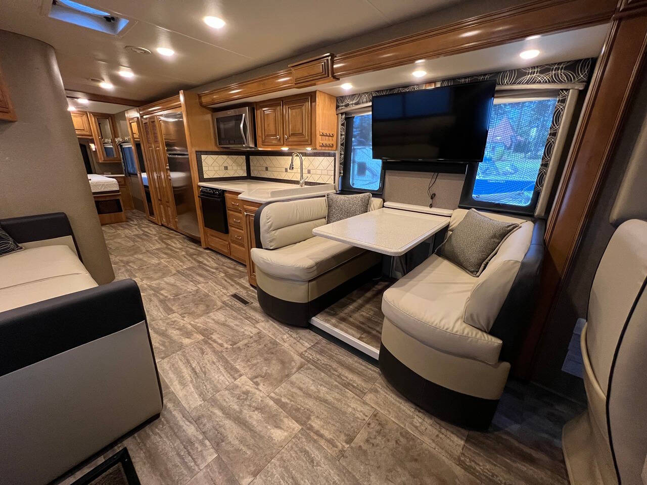 2016 Thor Motor Coach Palazzo for sale at Simple Car Company in Oak Harbor, WA