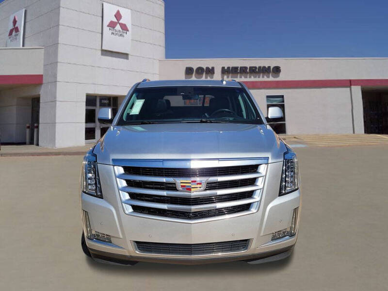 2017 Cadillac Escalade Luxury
