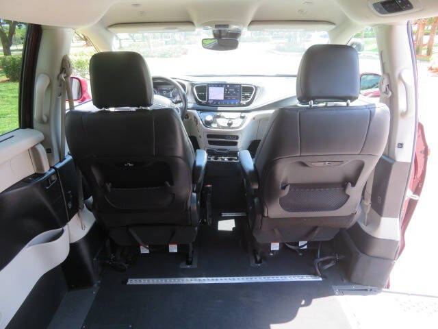 2021 Chrysler Pacifica Touring L