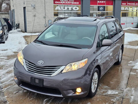 2012 Toyota Sienna XLE 8-Passenger