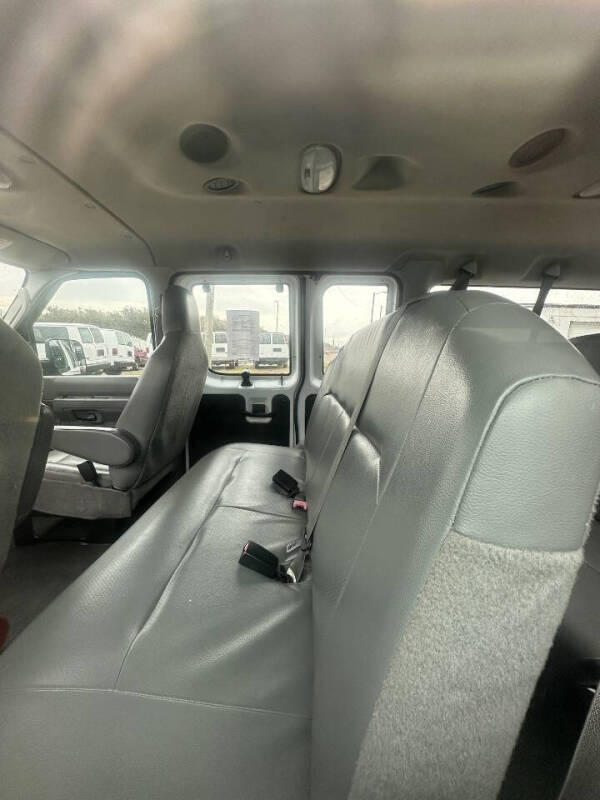 2011 Ford E-Series E-350 SD XL