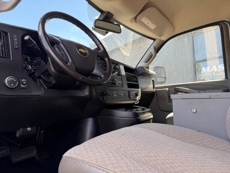 2021 Chevrolet Express 2500
