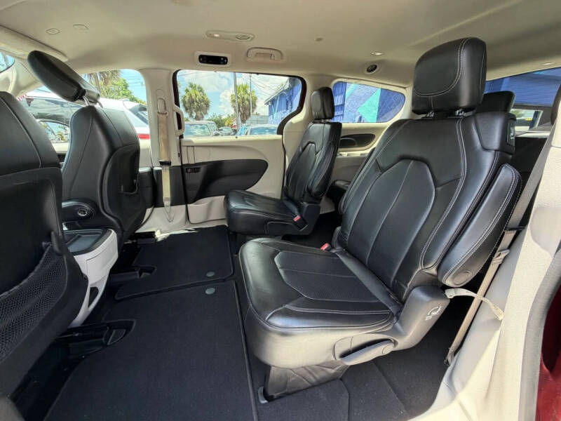 2021 Chrysler Voyager LXi