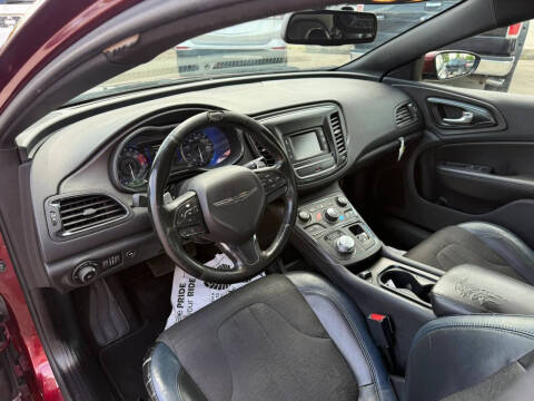 2016 Chrysler 200