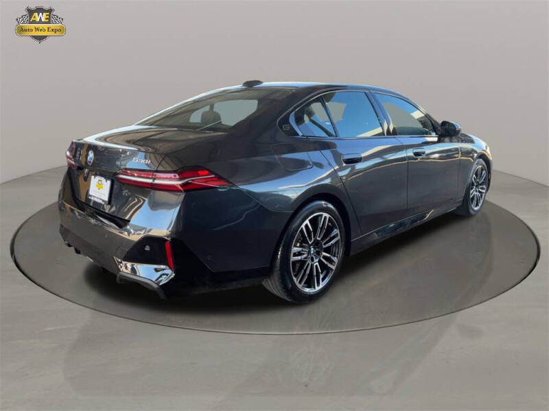 2025 BMW 5 Series 530i