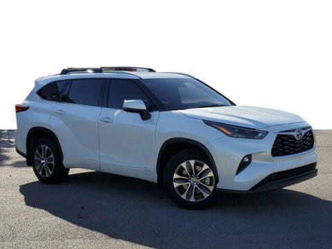 2022 Toyota Highlander Hybrid for sale at BEAMAN TOYOTA in Nashville TN