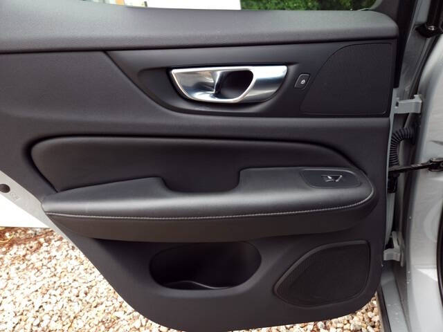 2024 Volvo S60 B5 Plus Dark Theme