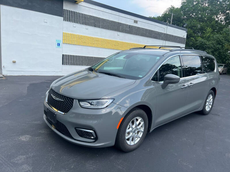 2022 Chrysler Pacifica for sale at Suburban Auto Wholesale LLC in Eastpointe MI