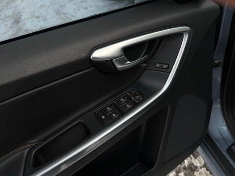 2017 Volvo XC60 T6 Dynamic